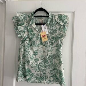 NWT Entro green toile print top from Blue Door Boutique, Size Small